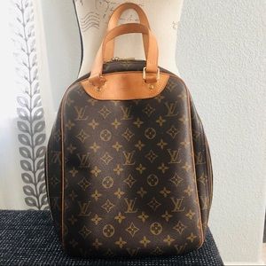🎉 Host Pick 🎉 Louis Vuitton Excursion Travel Bag